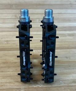 Reverse Components Escape PRO Pedale / Plattformpedale Schwarz -Federung Verkäufe 2022 5476601 large