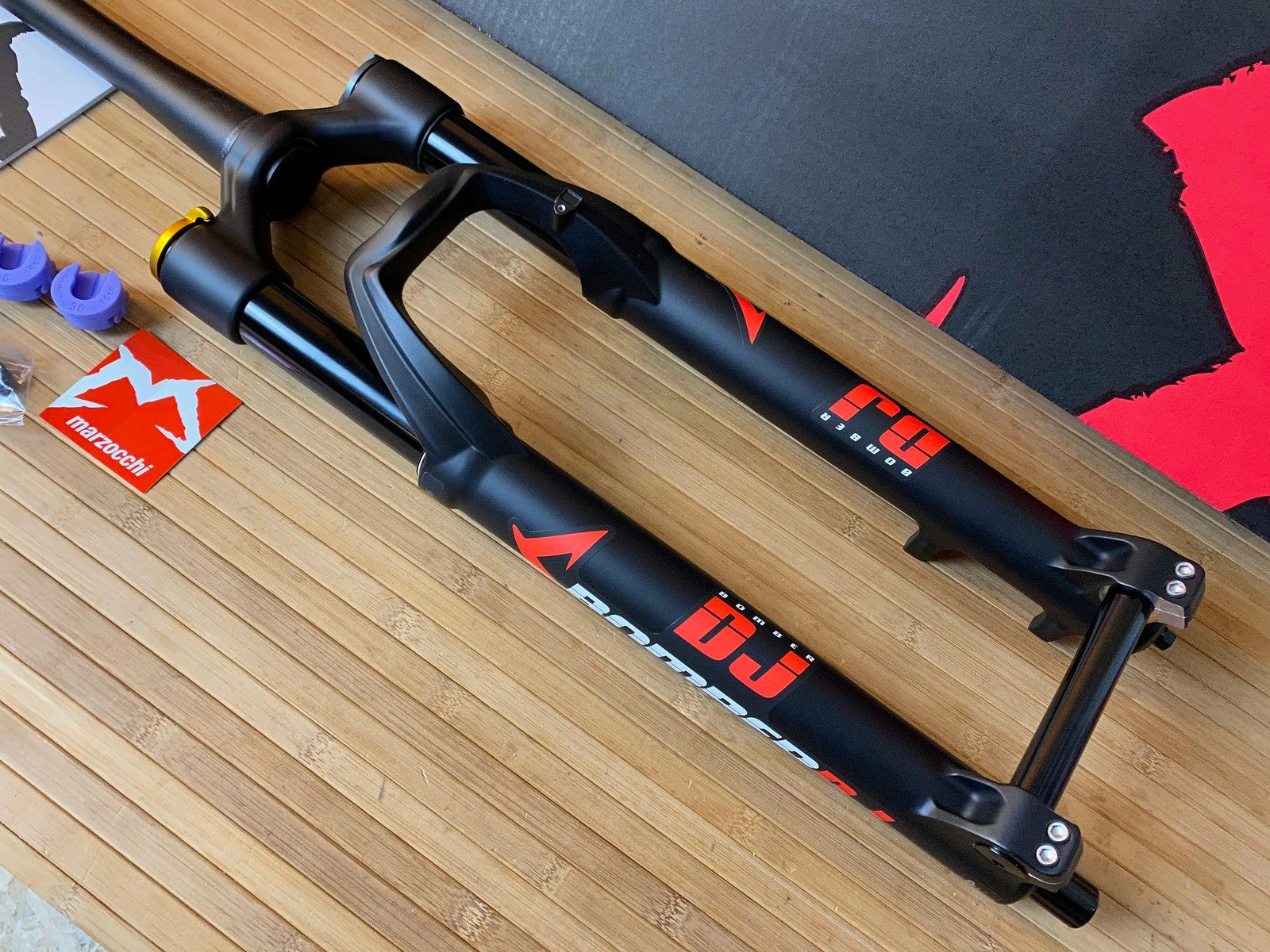 Marzocchi BOMBER DJ Schwarz 100mm / 26" Dirt Federgabel 2 Marzocchi BOMBER DJ Schwarz 100mm / 26" Dirt Federgabel – Bild 2