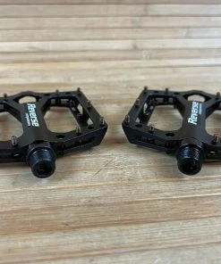 Reverse Components Black One Plattformpedale / Pedale Schwarz/copper -Federung Verkäufe 2022 IMG 0012 c28b0d9d 0f00 4dee 829c 57ef5652ef0a