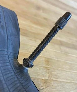 Vee Tire Schlauch 26" 2.3/2.5 Presta FV 48 -Federung Verkäufe 2022 IMG 0127 scaled