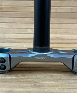 Rock-shox Rock Shox Boxxer Untere Brücke Mit Schaft 1 1/8" Crown-Steerer 36mm Offset ( 0 OS ) -Federung Verkäufe 2022 IMG 0139 caebc965 f6a1 46ed 8e37 466d60382fe8