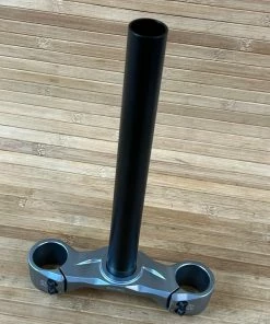 Rock-shox Rock Shox Boxxer Untere Brücke Mit Schaft 1 1/8" Crown-Steerer 36mm Offset ( 0 OS ) -Federung Verkäufe 2022 IMG 0141 cbdff8eb 886d 4016 9ae1 09d663cb0c66