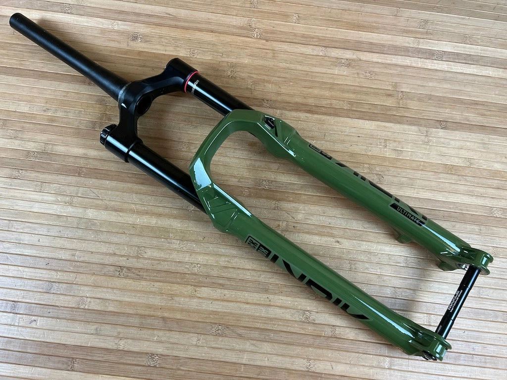 Rock-shox RockShox Lyrik Ultimate RC2 2023 Federgabel 29" / 160mm Grün / Green 2 Rock-shox RockShox Lyrik Ultimate RC2 2023 Federgabel 29" / 160mm Grün / Green – Bild 2