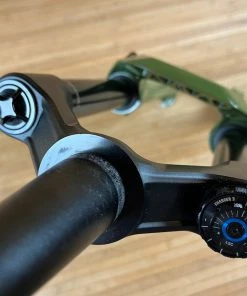 Rock-shox RockShox Lyrik Ultimate RC2 2023 Federgabel 29" / 160mm Grün / Green 16 Rock-shox RockShox Lyrik Ultimate RC2 2023 Federgabel 29" / 160mm Grün / Green -Federung Verkäufe 2022 IMG 0242