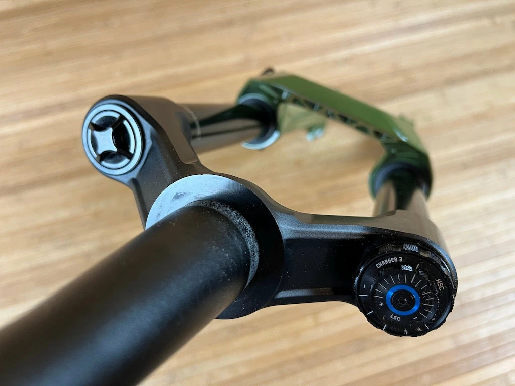 Rock-shox RockShox Lyrik Ultimate RC2 2023 Federgabel 29" / 160mm Grün / Green 4 Rock-shox RockShox Lyrik Ultimate RC2 2023 Federgabel 29" / 160mm Grün / Green – Bild 4