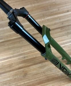 Rock-shox RockShox Lyrik Ultimate RC2 2023 Federgabel 29" / 160mm Grün / Green 15 Rock-shox RockShox Lyrik Ultimate RC2 2023 Federgabel 29" / 160mm Grün / Green -Federung Verkäufe 2022 IMG 0243