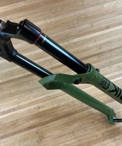 Rock-shox RockShox Lyrik Ultimate RC2 2023 Federgabel 29" / 160mm Grün / Green 22 Rock-shox RockShox Lyrik Ultimate RC2 2023 Federgabel 29" / 160mm Grün / Green -Federung Verkäufe 2022 IMG 0245 f70b9c3c 0f68 42b0 a93b 9cc106146e65