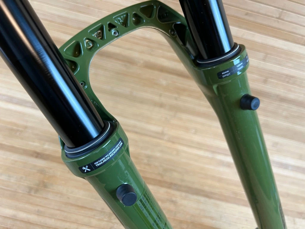 Rock-shox RockShox Lyrik Ultimate RC2 2023 Federgabel 29" / 160mm Grün / Green 7 Rock-shox RockShox Lyrik Ultimate RC2 2023 Federgabel 29" / 160mm Grün / Green – Bild 7