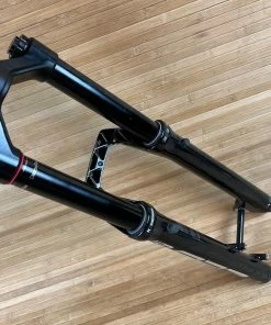 Rock-shox RockShox Zeb Ultimate Federgabel Schwarz 190mm / 27,5" 26 Rock-shox RockShox Zeb Ultimate Federgabel Schwarz 190mm / 27,5" -Federung Verkäufe 2022 IMG 0259