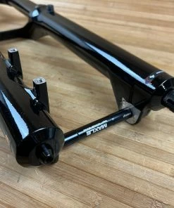 Rock-shox RockShox Zeb Ultimate Federgabel Schwarz 190mm / 27,5" 22 Rock-shox RockShox Zeb Ultimate Federgabel Schwarz 190mm / 27,5" -Federung Verkäufe 2022 IMG 0264