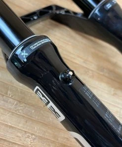 Rock-shox RockShox Zeb Ultimate Federgabel Schwarz 190mm / 27,5" 21 Rock-shox RockShox Zeb Ultimate Federgabel Schwarz 190mm / 27,5" -Federung Verkäufe 2022 IMG 0265