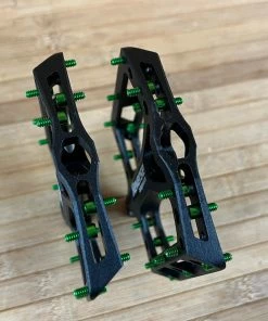 Reverse Components Black One Plattformpedale / Pedale Schwarz/hellgrün 11 Reverse Components Black One Plattformpedale / Pedale Schwarz/hellgrün -Federung Verkäufe 2022 IMG 0286