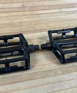 Reverse Components Super Shape 3D Plattformpedale / Pedale Schwarz -Federung Verkäufe 2022 IMG 0292