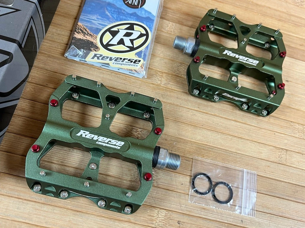 Reverse Components Escape Plattformpedale / Pedale Olive 2 Reverse Components Escape Plattformpedale / Pedale Olive – Bild 2