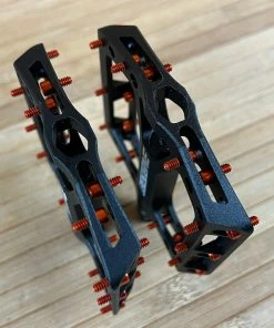 Reverse Components Black One Plattformpedale / Pedale Schwarz/orange 11 Reverse Components Black One Plattformpedale / Pedale Schwarz/orange -Federung Verkäufe 2022 IMG 0324