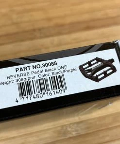 Reverse Components Black One Plattformpedale / Pedale Schwarz/lila 13 Reverse Components Black One Plattformpedale / Pedale Schwarz/lila -Federung Verkäufe 2022 IMG 0328