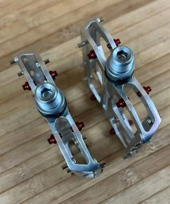 Reverse Components Escape Plattformpedale / Pedale Silver 13 Reverse Components Escape Plattformpedale / Pedale Silver -Federung Verkäufe 2022 IMG 0341