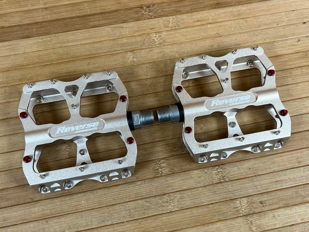 Reverse Components Escape Plattformpedale / Pedale Metallic 3 Reverse Components Escape Plattformpedale / Pedale Metallic – Bild 3