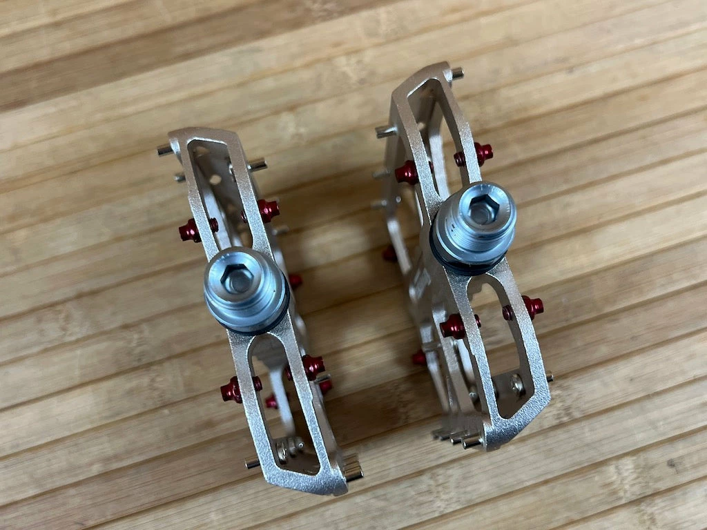 Reverse Components Escape Plattformpedale / Pedale Metallic 6 Reverse Components Escape Plattformpedale / Pedale Metallic – Bild 6