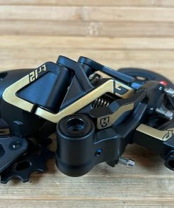 TRP TR12 Schaltwerk & Schalthebel Set 12-fach Gold -Federung Verkäufe 2022 IMG 0544