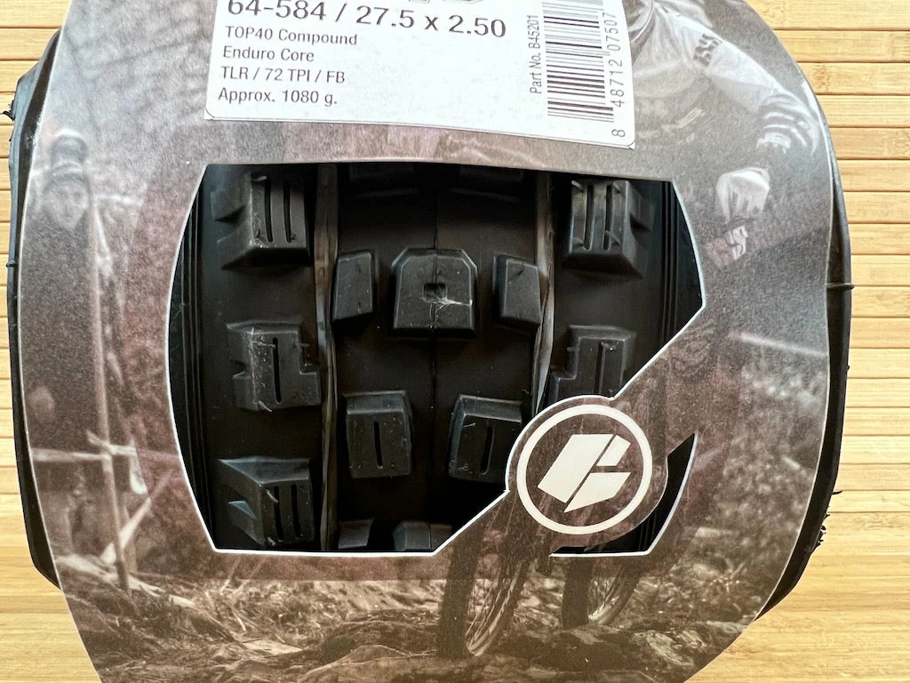 Vee Tire Attack HPL 27,5 X 2.5 Reifen Enduro Core 4 Vee Tire Attack HPL 27,5 X 2.5 Reifen Enduro Core – Bild 4