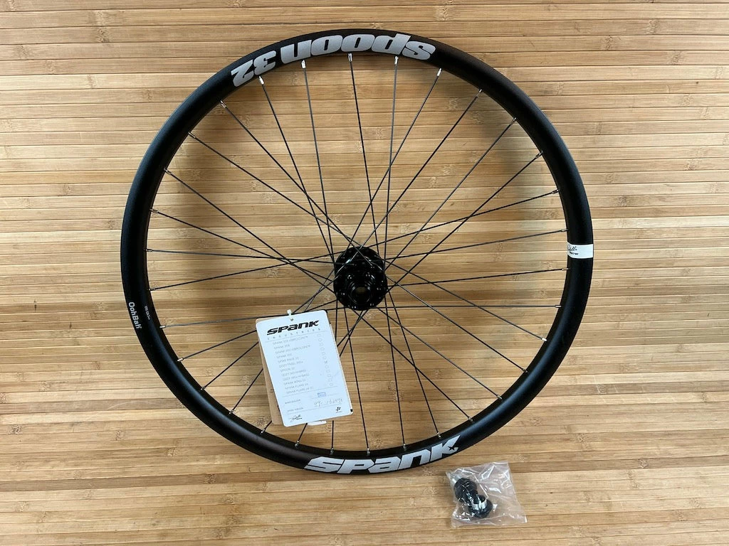 Spank Spoon 32 26" Vorderrad Schwarz 110x20 Und 100x15 1 Spank Spoon 32 26" Vorderrad Schwarz 110x20 Und 100x15