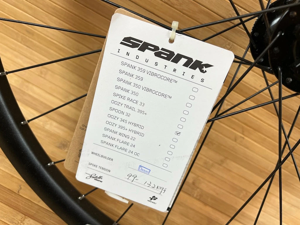 Spank Spoon 32 26" Vorderrad Schwarz 110x20 Und 100x15 2 Spank Spoon 32 26" Vorderrad Schwarz 110x20 Und 100x15 – Bild 2