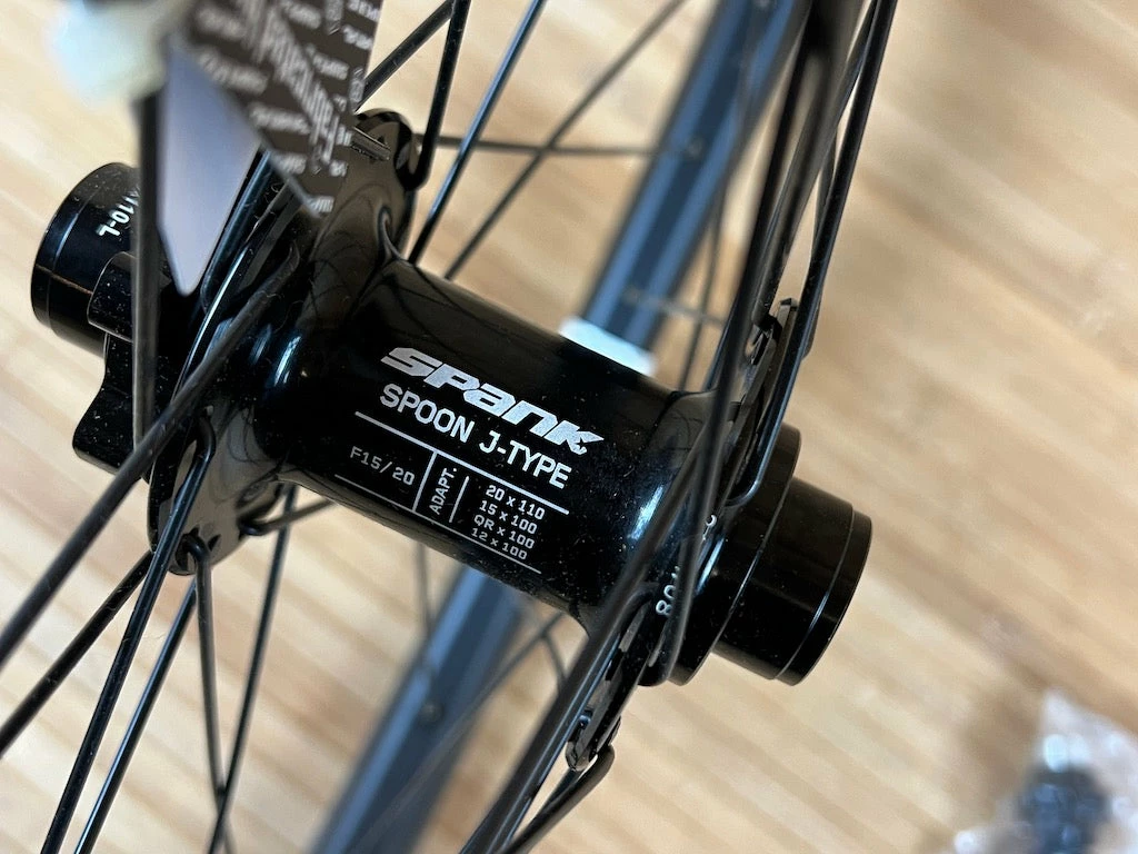 Spank Spoon 32 26" Vorderrad Schwarz 110x20 Und 100x15 7 Spank Spoon 32 26" Vorderrad Schwarz 110x20 Und 100x15 – Bild 7