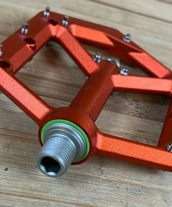 Spank Spike Reboot Pedale / Plattformpedale Orange 13 Spank Spike Reboot Pedale / Plattformpedale Orange -Federung Verkäufe 2022 IMG 0741