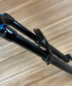 Fox 36 2021 Grip 3-POS 160mm / 27,5" Federgabel Shiny Black 27 Fox 36 2021 Grip 3-POS 160mm / 27,5" Federgabel Shiny Black -Federung Verkäufe 2022 IMG 0745 35fb41bf 8619 41ad 89c2 14ddd5d3e37f