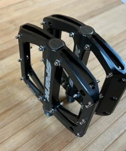 Spank Spoon 100 Pedale / Plattformpedale Schwarz -Federung Verkäufe 2022 IMG 0747 a72f79c9 ebbf 4b54 aa73 8b857e66d8dd