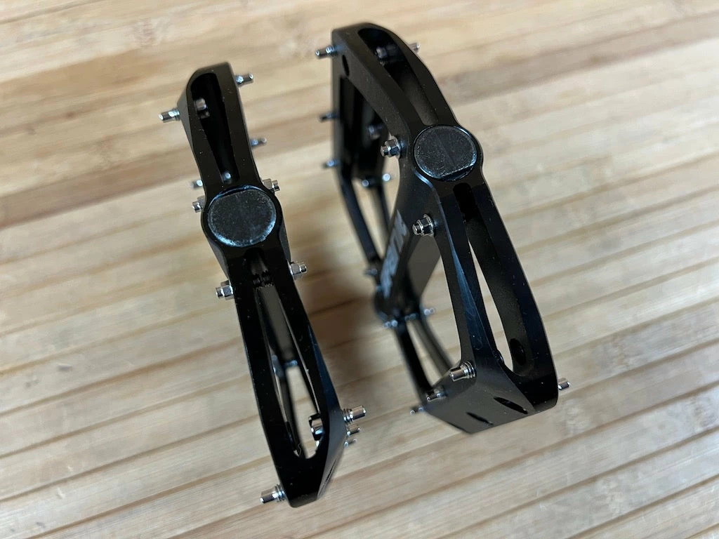 Spank Spoon 110 Pedale / Plattformpedale Schwarz 4 Spank Spoon 110 Pedale / Plattformpedale Schwarz – Bild 4