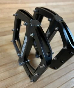 Spank Spoon 110 Pedale / Plattformpedale Schwarz 12 Spank Spoon 110 Pedale / Plattformpedale Schwarz -Federung Verkäufe 2022 IMG 0755 98b97fec ff4e 4c83 9d2d 411f02f04fb3