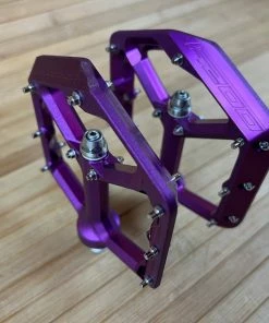 Spank Oozy Trail Reboot Pedale / Plattformpedale Purple -Federung Verkäufe 2022 IMG 0771 45ef029f d357 4cf1 82b6 ebe190ba588a