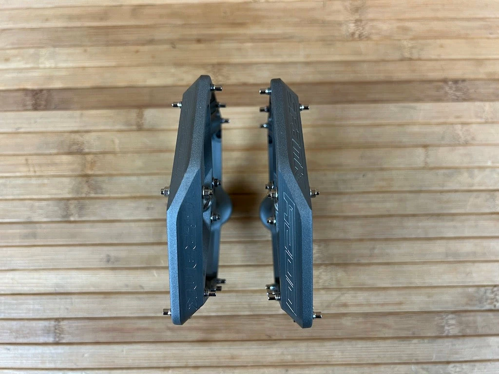 Spank Oozy Trail Reboot Pedale / Plattformpedale Gun Metal 3 Spank Oozy Trail Reboot Pedale / Plattformpedale Gun Metal – Bild 3