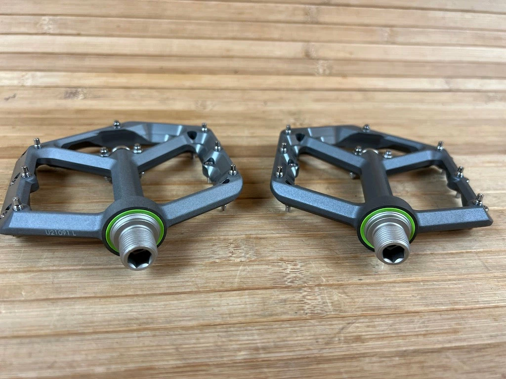 Spank Oozy Trail Reboot Pedale / Plattformpedale Gun Metal 5 Spank Oozy Trail Reboot Pedale / Plattformpedale Gun Metal – Bild 5