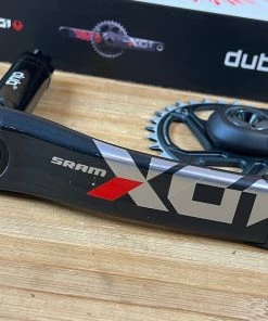 SRAM XO1 Carbon Eagle DUB Kurbel 170mm DUB 32T SB+ Rot 10 SRAM XO1 Carbon Eagle DUB Kurbel 170mm DUB 32T SB+ Rot -Federung Verkäufe 2022 IMG 0921 6c6ed622 fca5 46ad 8bbd 745e36f1d361