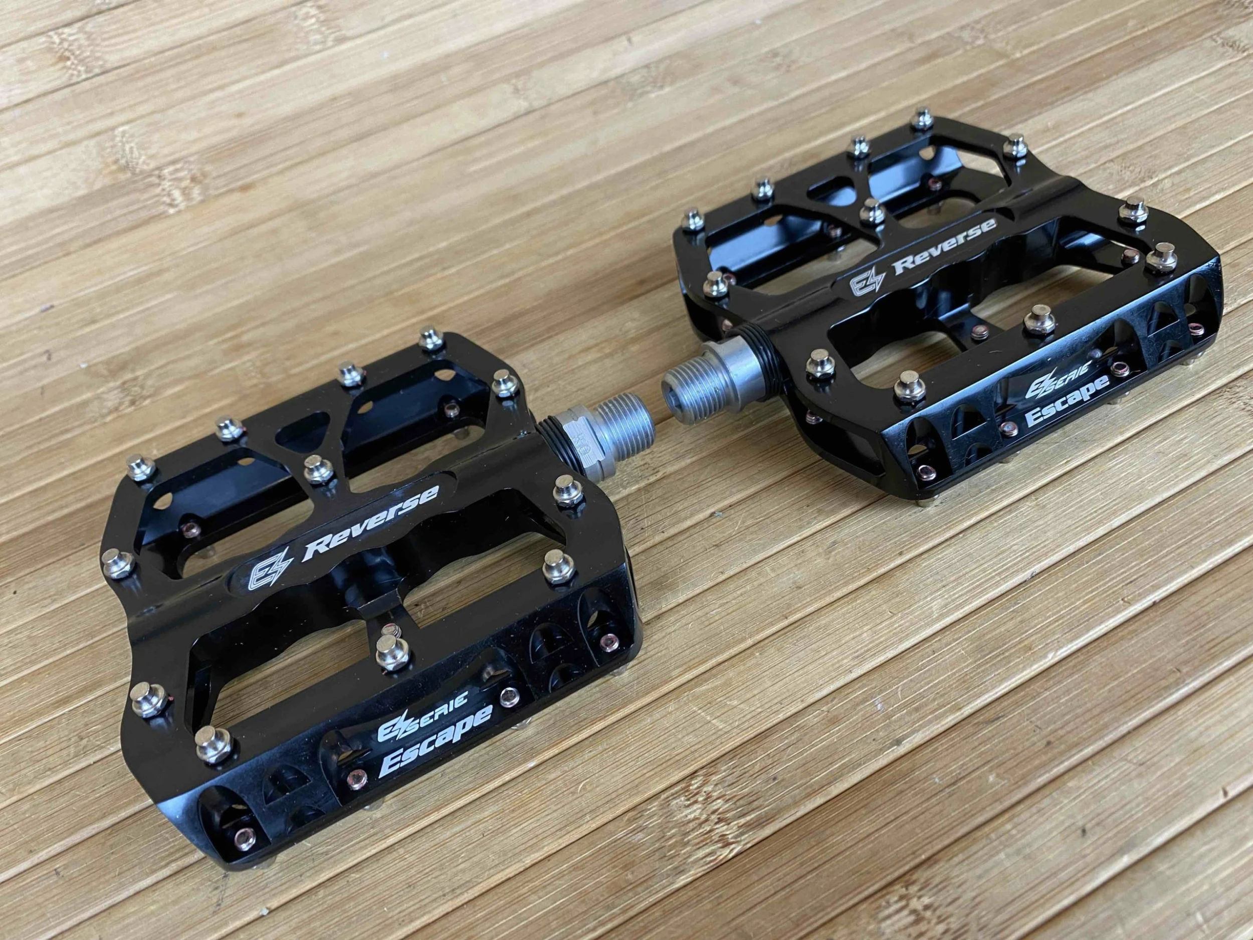 Reverse Components E-Escape Plattformpedale / Pedale Schwarz 3 Reverse Components E-Escape Plattformpedale / Pedale Schwarz – Bild 3