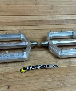 Burgtec MK5 Penthouse Flat Pedals / Pedale Silver Steel Axle -Federung Verkäufe 2022 IMG 1222