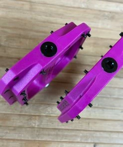 Burgtec MK4 Composite Flat Pedals / Pedale Purple 7 Burgtec MK4 Composite Flat Pedals / Pedale Purple -Federung Verkäufe 2022 IMG 1246 2acc43b2 89a3 4787 855e a33f878f6945