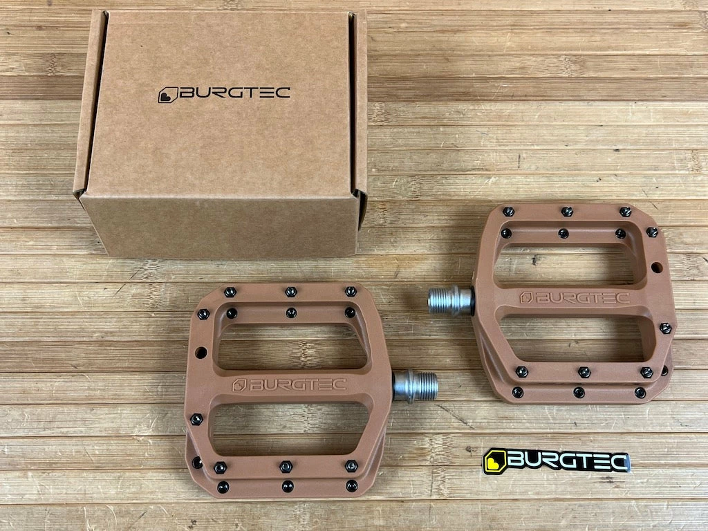 Burgtec MK4 Composite Flat Pedals / Pedale Kash Bronze 1 Burgtec MK4 Composite Flat Pedals / Pedale Kash Bronze
