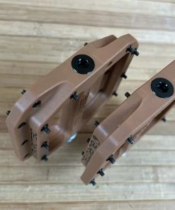Burgtec MK4 Composite Flat Pedals / Pedale Kash Bronze 8 Burgtec MK4 Composite Flat Pedals / Pedale Kash Bronze -Federung Verkäufe 2022 IMG 1261