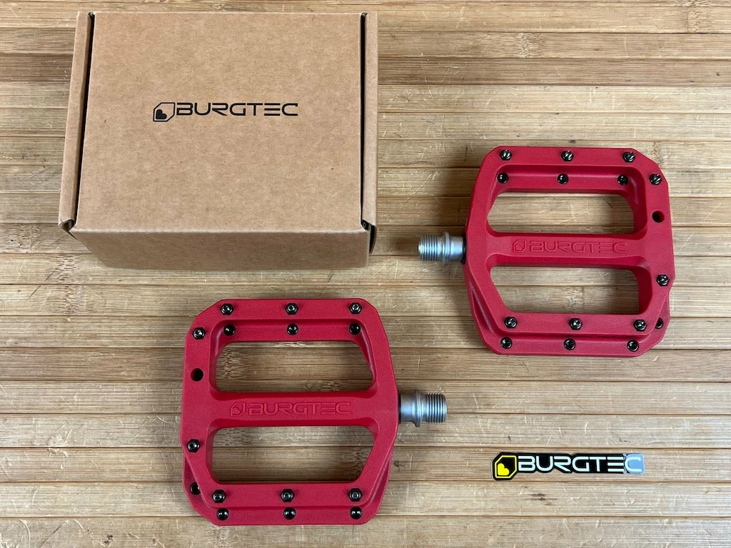 Burgtec MK4 Composite Flat Pedals / Pedale Red 1 Burgtec MK4 Composite Flat Pedals / Pedale Red