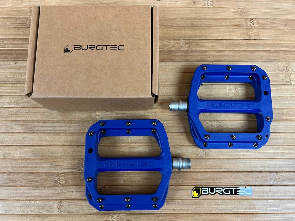 Burgtec MK4 Composite Flat Pedals / Pedale Deep Blue 1 Burgtec MK4 Composite Flat Pedals / Pedale Deep Blue