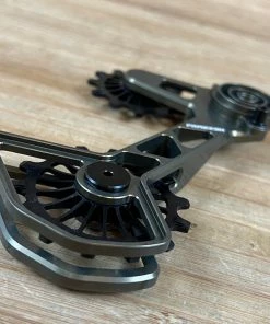 Fraezen Kaefig SRAM AXS / Mechanisch Bronze 16 Fraezen Kaefig SRAM AXS / Mechanisch Bronze -Federung Verkäufe 2022 IMG 1789 afc47112 ec07 46d3 b8a5 fe6fe9603034