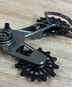 Fraezen Kaefig SRAM AXS / Mechanisch Bronze 15 Fraezen Kaefig SRAM AXS / Mechanisch Bronze -Federung Verkäufe 2022 IMG 1791 c012206d 4d75 423c bbc1 6fb61bdc129b