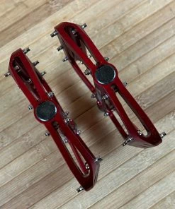 Spank Spoon 100 Pedale / Plattformpedale Rot 12 Spank Spoon 100 Pedale / Plattformpedale Rot -Federung Verkäufe 2022 IMG 1807 1e853652 975e 49ae b7c9 14478a0d7192