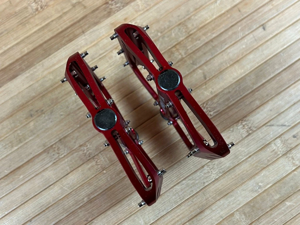 Spank Spoon 100 Pedale / Plattformpedale Rot 5 Spank Spoon 100 Pedale / Plattformpedale Rot – Bild 5