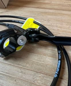 Formula CURA 4 Scheibenbremse Glossy Black VR Oder HR -Federung Verkäufe 2022 IMG 1830