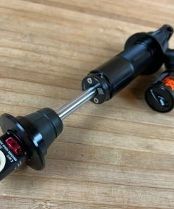 Fox DHX2 Factory Race 225x70mm Trunnion 2021 Dämpfer 15 Fox DHX2 Factory Race 225x70mm Trunnion 2021 Dämpfer -Federung Verkäufe 2022 IMG 1925